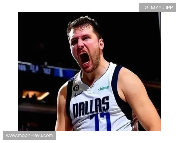 东契奇主导挡拆战术，高效输出改变对手防守布局