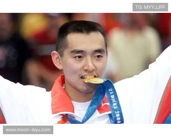 孔令辉这日常真让人怀疑，赛场上乒乓大神，家里可能连碗都不敢摔？