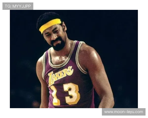 张伯伦无球切入效率碾压同体型内线