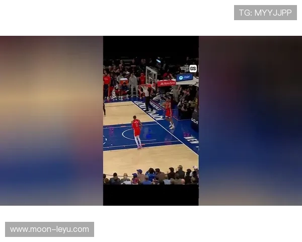 罗宾逊掩护滚动造外线错位 提升篮下终结率较上季明显